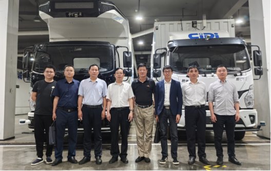 我校彭慧胜院士工作站正式揭牌成立